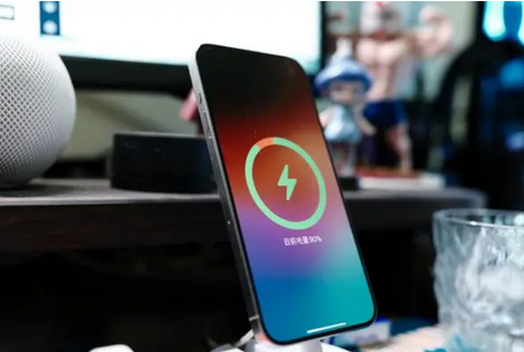 虎门港管委会苹果15换屏服务分享用什么充电器给iPhone15充电更好 
